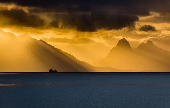Море, облака, свет, корабль, горизонт, Норвегия, Norway, Nordland