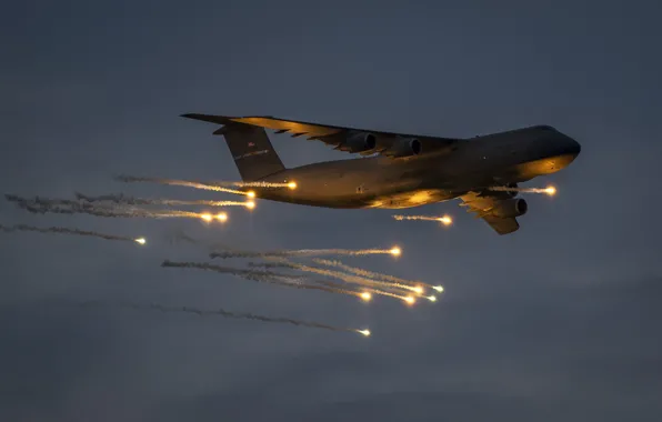 Lockheed, ВВС США, Super Galaxy, американский тяжёлый военно-транспортный самолёт, C-5M, countermeasures