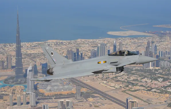 Картинка полет, город, истребитель, Дубай, Eurofighter Typhoon