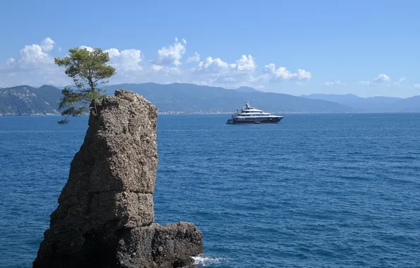 Море, скала, яхта, Италия, Лигурия, залив Тигуллио