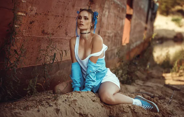 Картинка ass, model, women, blonde, converse, sitting, hips, no bra