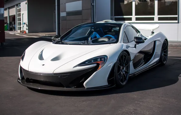 McLaren, White, 207