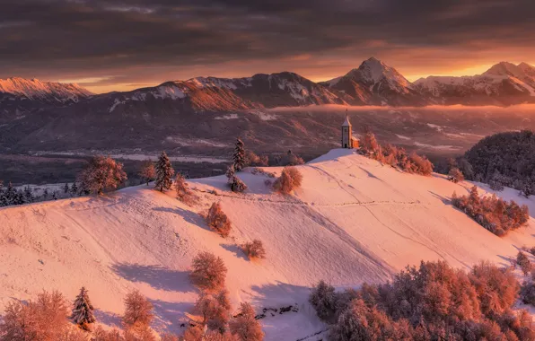 Картинка зима, лес, свет, снег, горы, церковь