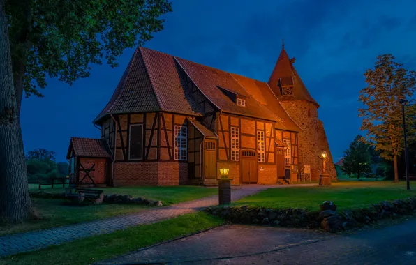 Картинка здание, вечер, Германия, фонари, церковь, Germany, Нижняя Саксония, Lower Saxony