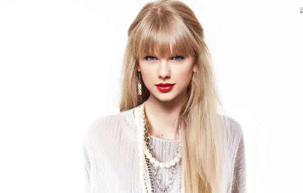 Taylor swift, красная помада, певыца