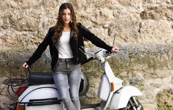 Картинка girl, beautiful, model, pretty, jeans, brunette, jacket, long-haired