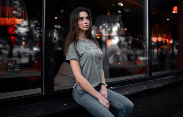 Девушка, поза, модель, окна, портрет, джинсы, макияж, фигура