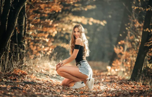 Картинка осень, листья, девушка, солнце, свет, поза, улыбка, настроение