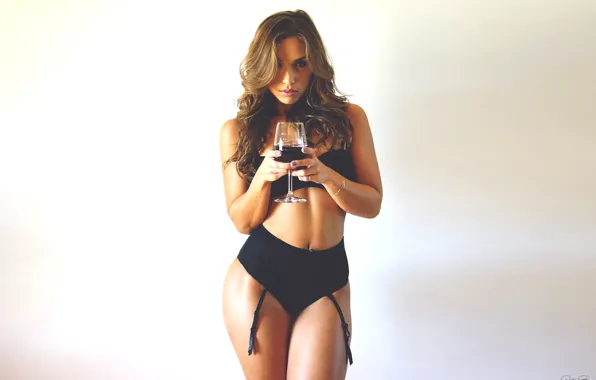 Девушка, вино, брюнетка, Nicole Mejia