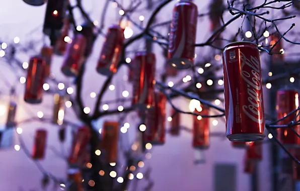 Дерево, банки, Coca Cola