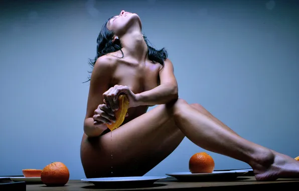 Картинка девушка, апельсины, соковыжималка