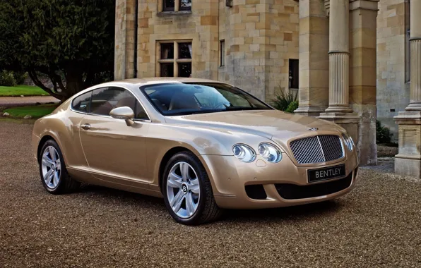 Bentley, стоянка, бежевый