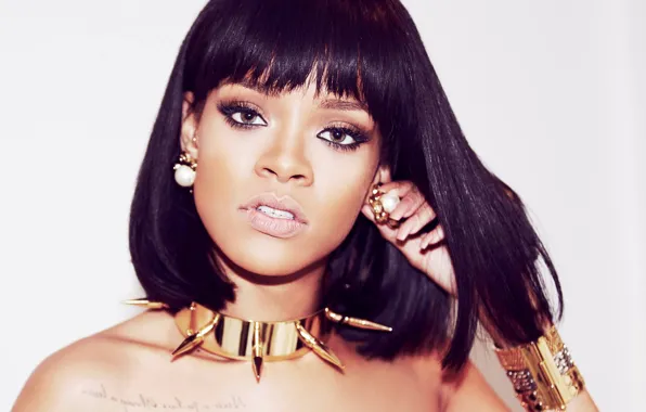 Картинка девушка, украшения, лицо, макияж, актриса, брюнетка, певица, Rihanna