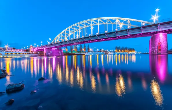 Картинка мост, огни, река, берег, вечер, фонари, Нидерланды, теплоходы