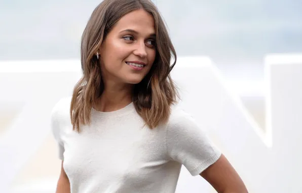 Взгляд, поза, улыбка, актриса, hair, Алисия Викандер, Alicia Vikander