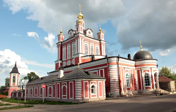 Лето, церковь, купола