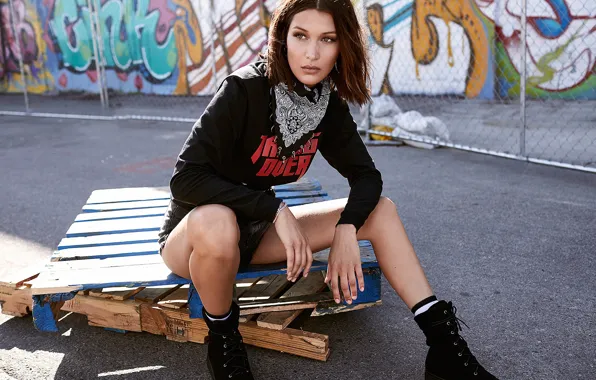 Взгляд, девушка, поза, фото, улица, модель, шорты, Bella Hadid