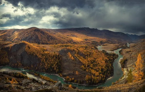 Осень, лес, горы, тучи, река, холмы, склоны, вид