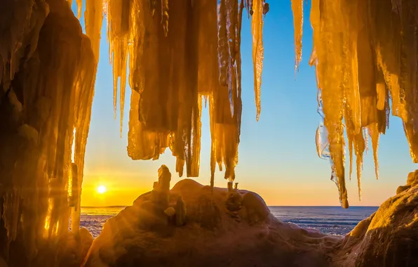 Картинка лед, море, небо, солнце, закат, сосулька, пещера