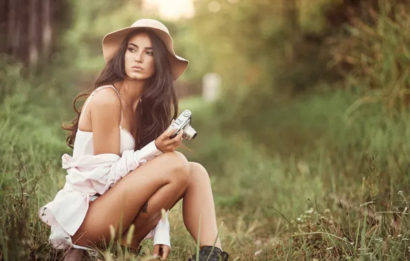 Картинка девушка, тату, фотоаппарат, ножки, Jovanović Aleksandar