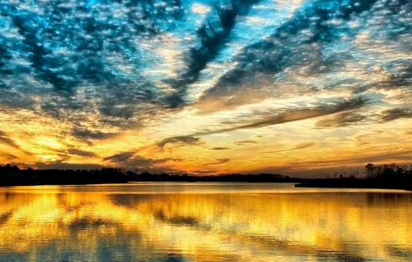 Картинка небо, закат, оранжевый, тучи, отражение, река, голубое, Вечер
