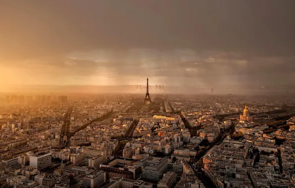 Картинка закат, тучи, город, Париж, вид, здания, панорама, Эйфелева башня