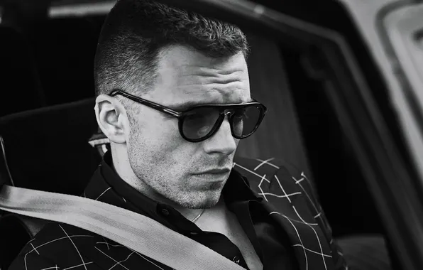 Авто, очки, черно белое, актер, в машине, Sebastian Stan, Себастиан Стэн