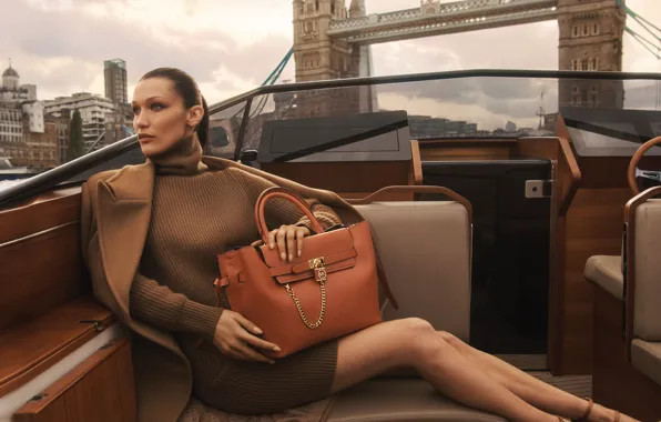 Картинка Девушка, Катер, Сумочка, Белла Хадид, Bella Hadid, 2022, Michael Kors, Майкл Корс