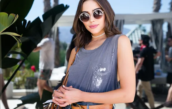 Girl, shorts, young, beautiful, sunglasses, T-shirt, denim