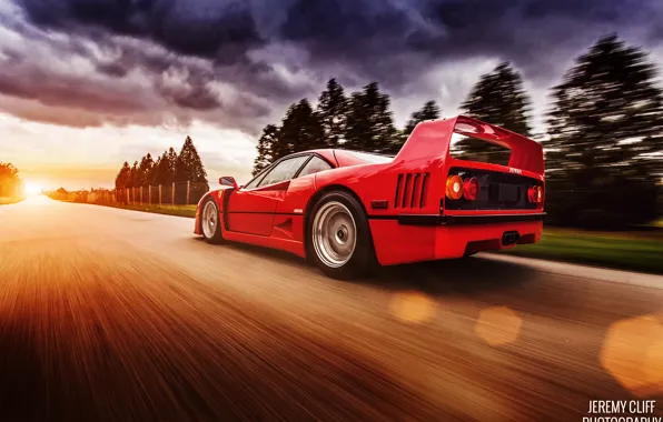 Картинка дорога, свет, красный, тучи, блики, скорость, Ferrari, F40