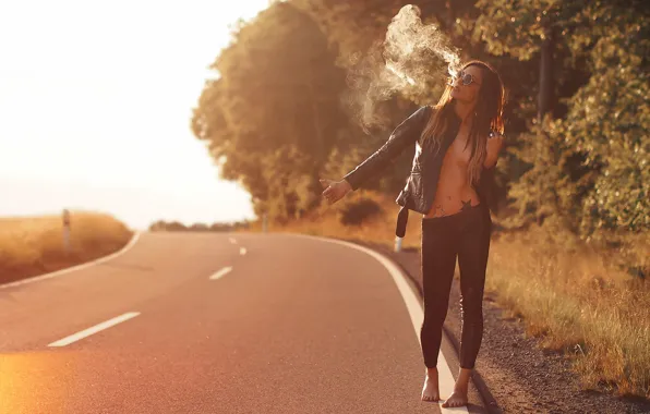 Картинка дорога, девушка, дым