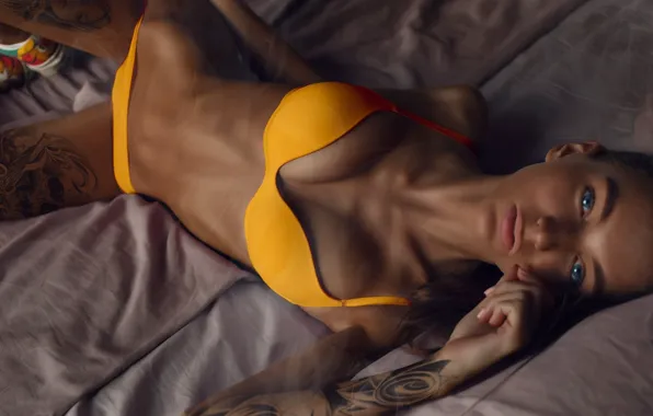 Грудь, поза, модель, тату, голубые глаза, красивая девушка, model, tattoo