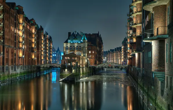 Картинка ночь, огни, канал, мосты, Гамбург, Speicherstadt, Шпайхерштадт
