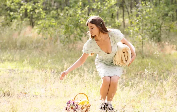 Cleavage, field, nature, model, brunette, countryside, gorgeous, photoshoot