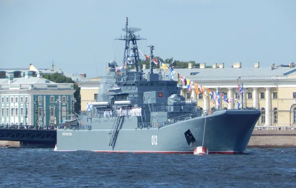 Корабль, десантный, Парад, Оленегорский Горняк