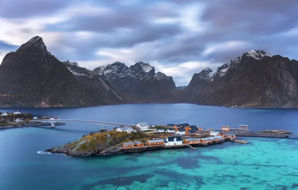 Norway, Lofoten, Sakrisoy, Green Seas