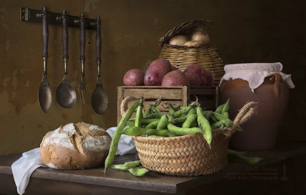 Картинка лук, хлеб, картофель, фасоль, половники