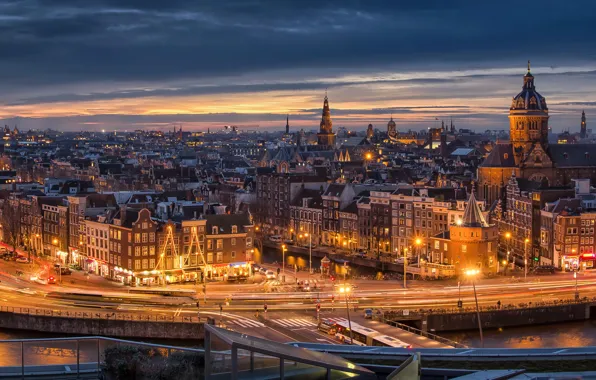 Картинка закат, огни, река, дороги, дома, вечер, Амстердам, фонари