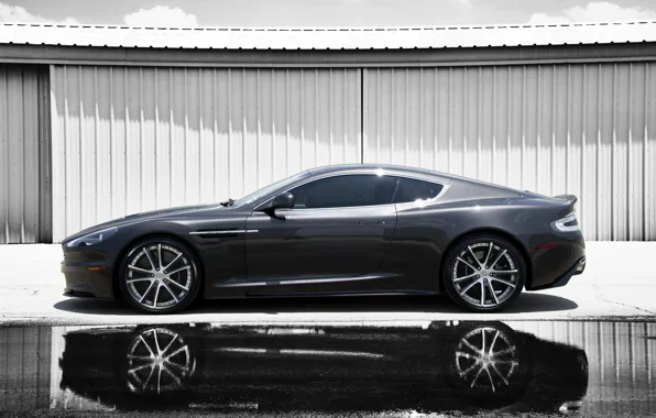 Картинка отражение, серый, Aston Martin, тень, DBS, лужа, профиль, астон мартин, grey, дбс
