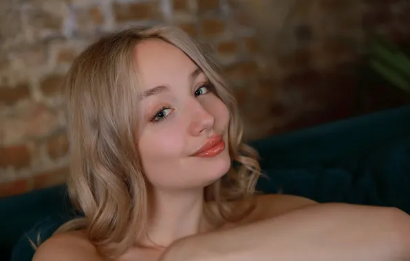 Long hair, model, gorgeous, photoshoot, posing, closeup, beautiful face, bare shoulders