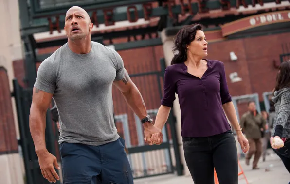 Обои Dwayne Johnson, San Andreas, Carla Gugino, Разлом Сан-Андреас.