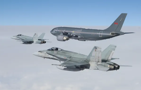Картинка полет, истребители, Hornet, CF-18, самолёт-заправщик, CC-150 Polaris