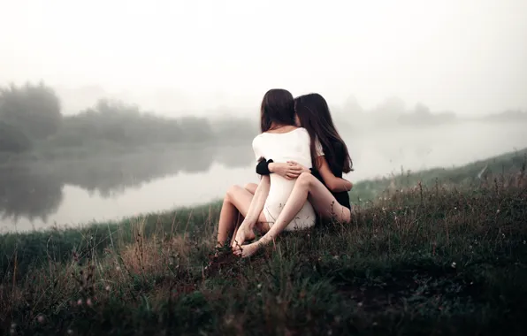 Любовь, туман, река, утро, пара, две девушки