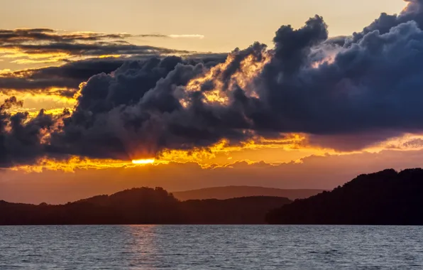 Clouds, Sky, Water, Ocean, Sea, Rocks, Sun Goes Down, Sun between the Clouds