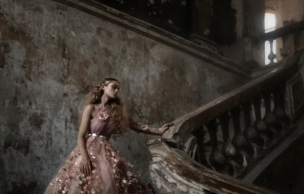 Картинка девушка, платье, лестница, перила, Tatiana Mercalova, Бажена
