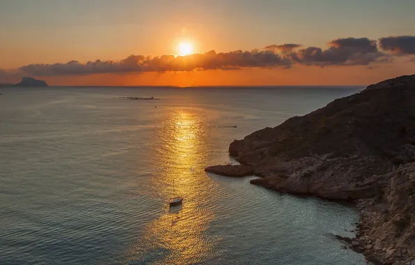 Картинка солнце, закат, скалы, лодки, Средиземное море