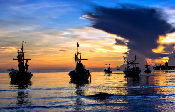Картинка море, закат, лодки, рыбаки