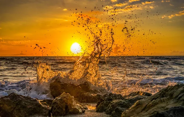 Картинка море, закат, брызги