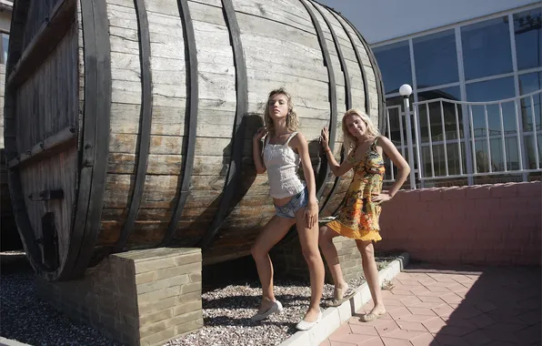 Models, gorgeous, photoshoot, posing, outdoors, beautiful faces, two girls, Lia