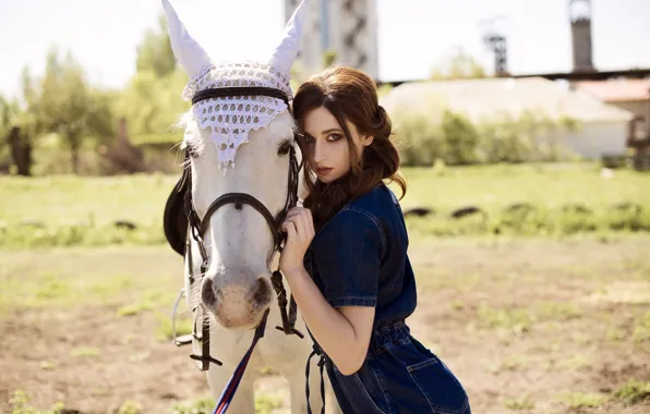 Картинка взгляд, девушка, поза, конь, лошадь, Алина Колесникова